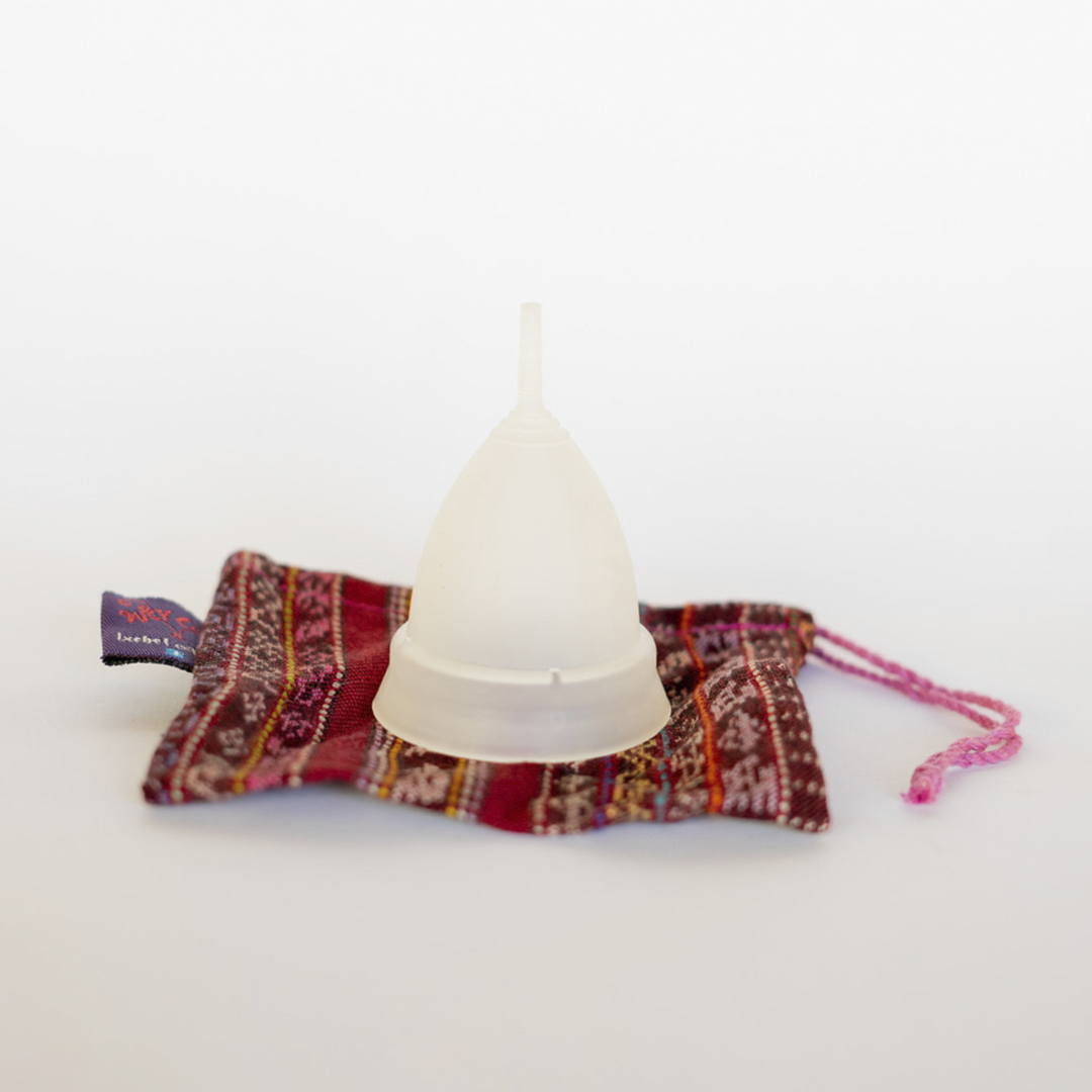 copa-menstrual-con-bolsa